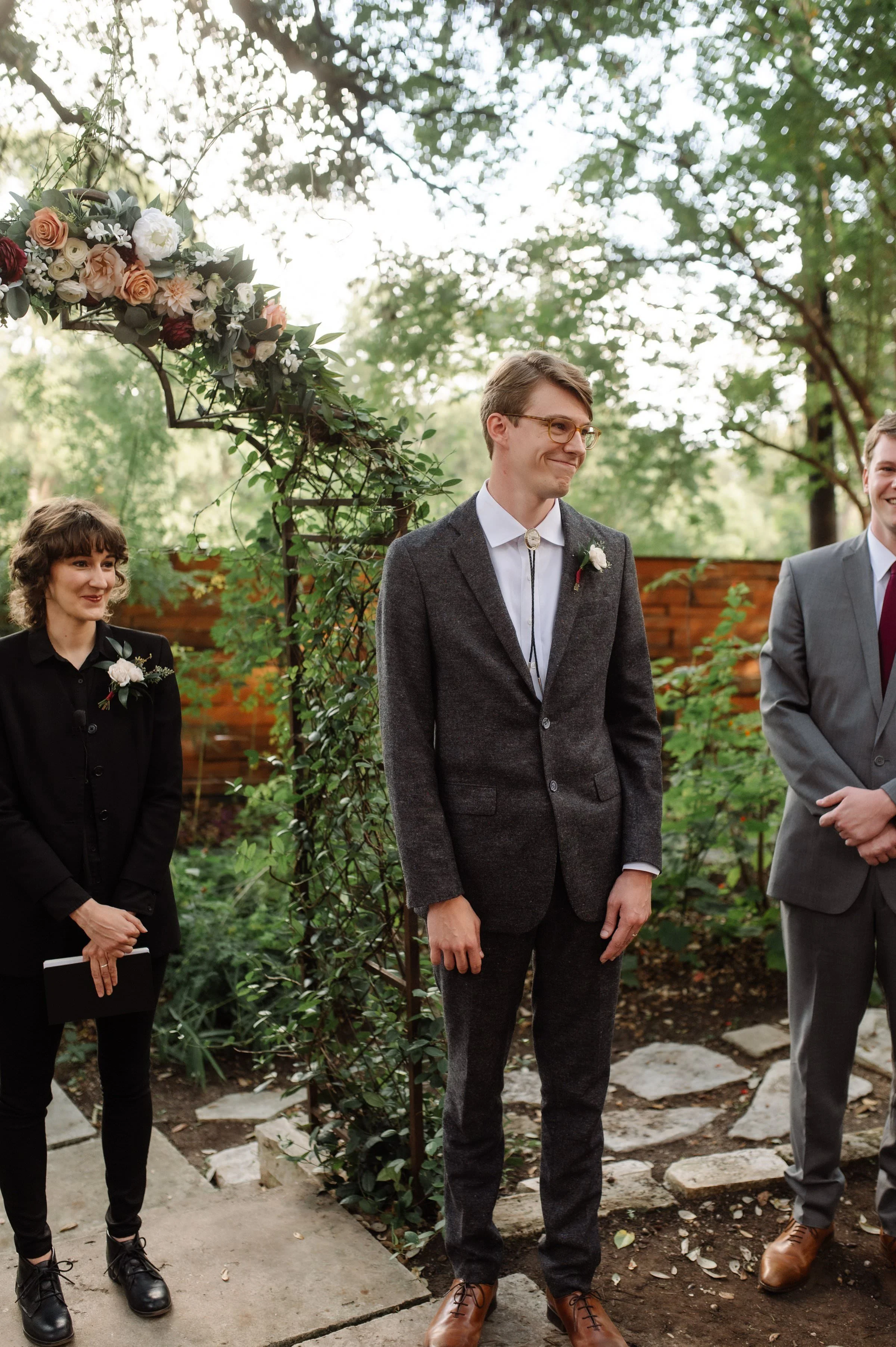 17 - elopement-photographer-artist-sanctuary-austin-wedding_0465.jpg