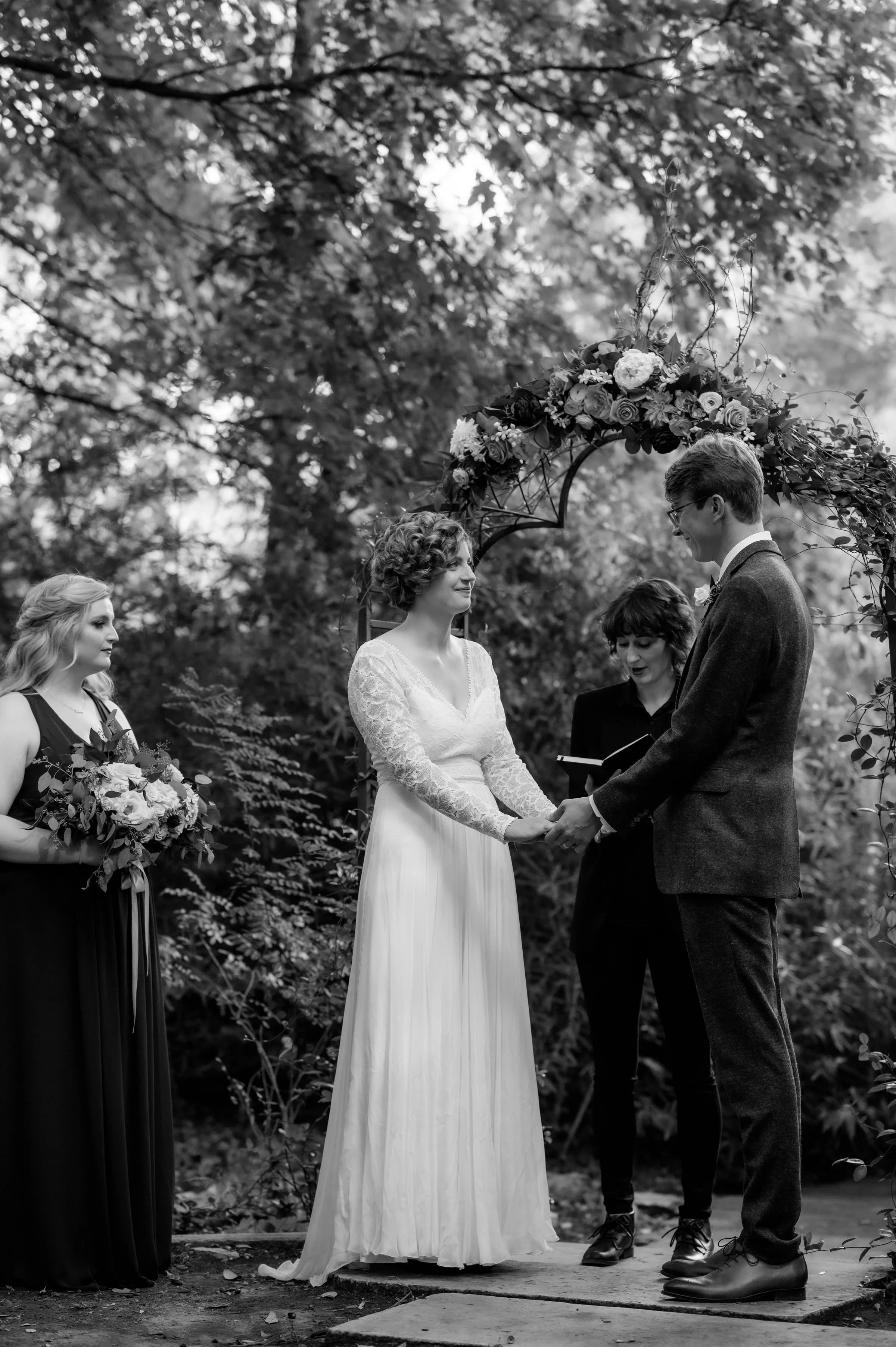 21 - elopement-photographer-artist-sanctuary-austin-wedding_0468.jpg