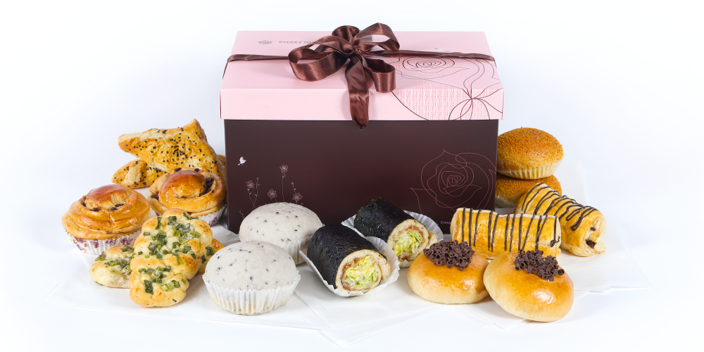 Our Half & Half Platter: Please note buns in picture may vary from actual buns in platter.