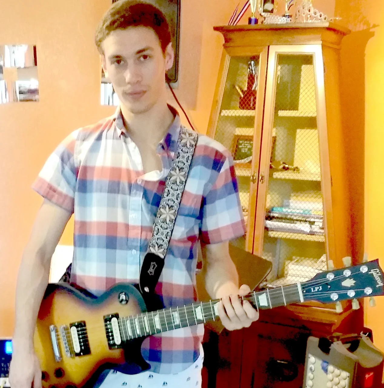 "Great teacher with a lot of passion. The most important part about the way he teaches is the system he has set up for people to follow towards their goal. Definitely recommend to anyone looking to take guitar lessons if you're willing to put in the work." Tom H.