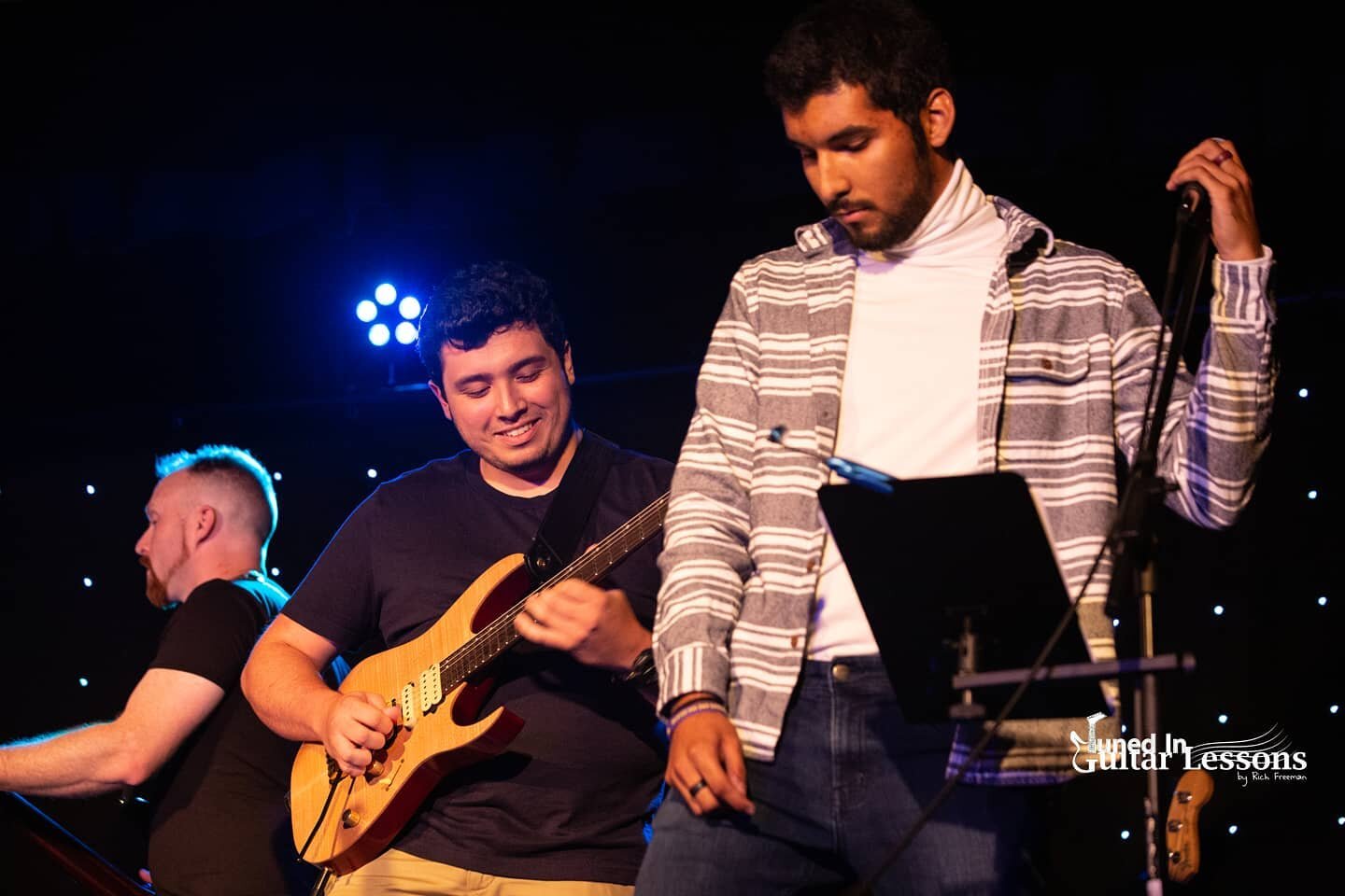 @javi_j_martinez &amp; @dapadilla27 having a blast performing! Javi has come an incredibly long way on his journey in learning guitar. I'm so proud to see where he's at with just over 2 years of playing under his belt. 
Some people think learning gui