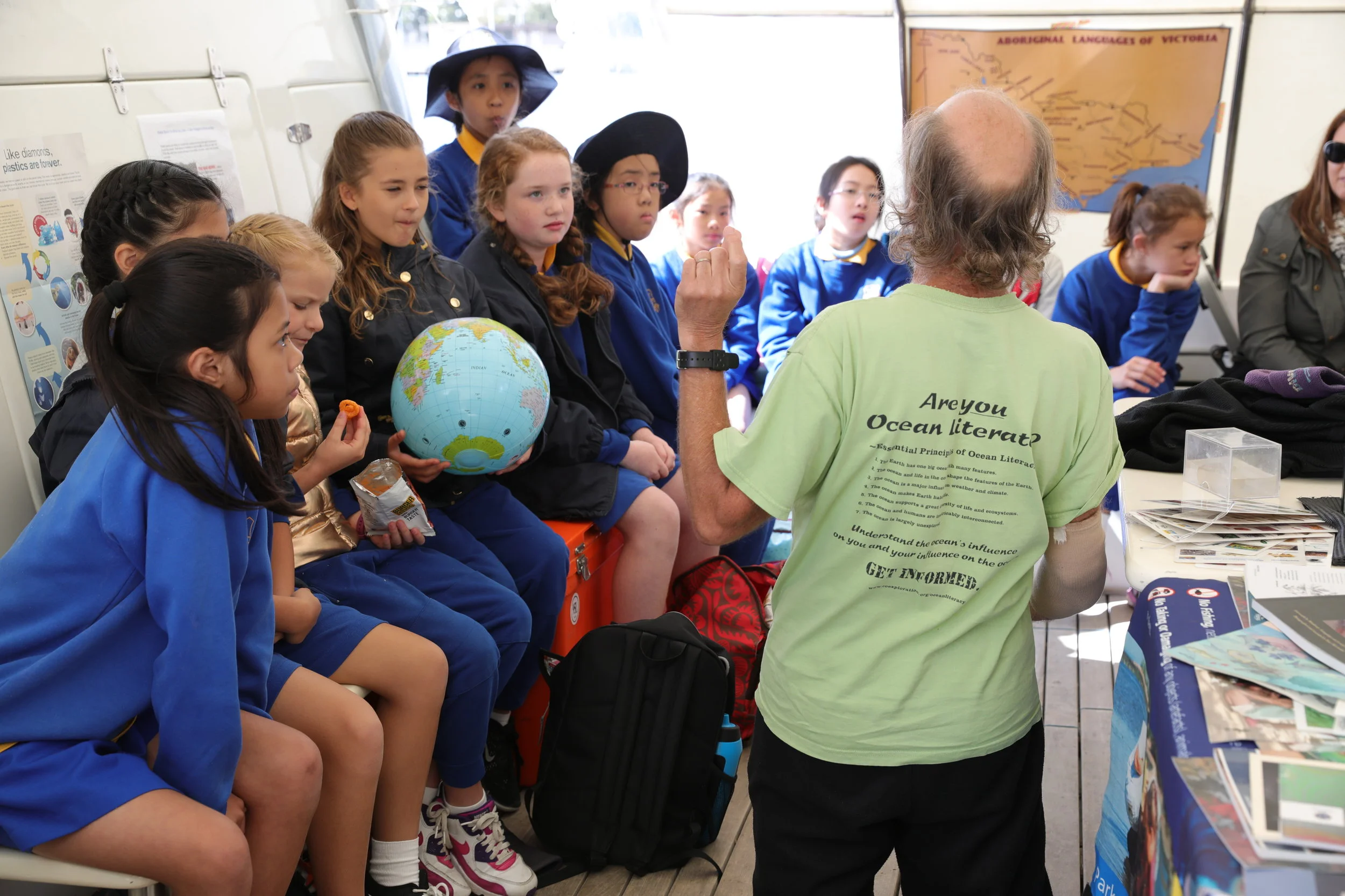 Are you Ocean Literate? Harry Breidahl teaching the basic Ocean Literacy principles to Grade 6 Primary School students from Melbourne's West.