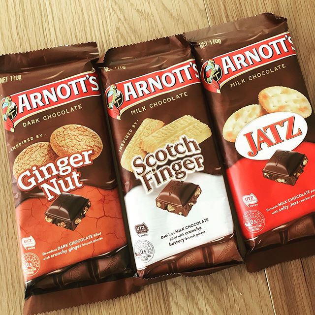 This is a real thing!!! My bestie sent me these from Melbourne. I love a scotch finger bikkie, and I&rsquo;m really excited about trying the Jatz as well!! Yay for Saturday night chocky tasting. 🍫 🍿 🎥  #chocolate #food #foodporn #treatyoself #food