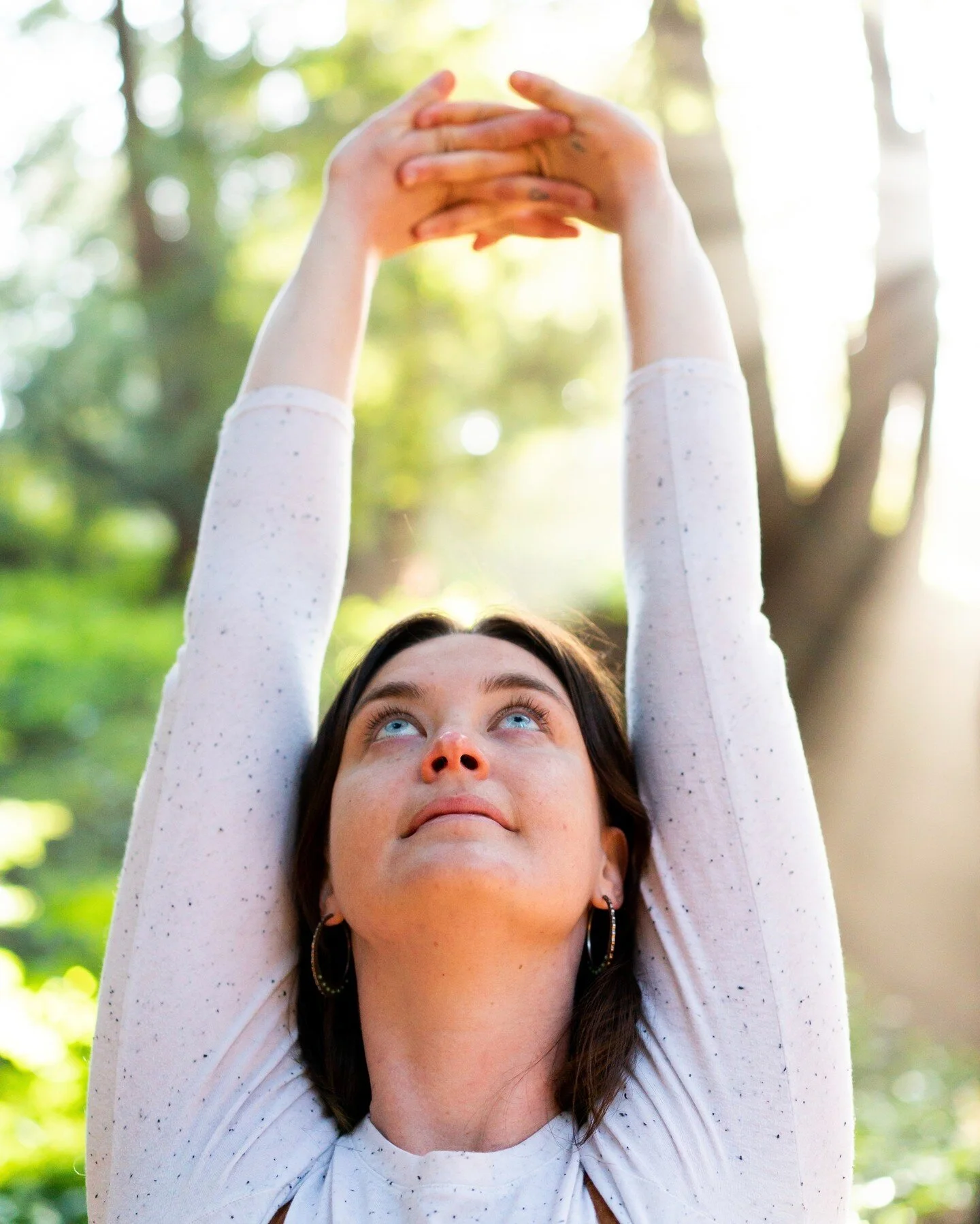 Join @_jennimoves in a mystical redwood grove for gentle seated yoga... a great way to release tension in your neck and shoulders.

#vryoga #vrflow #outdooryoga #360video #metaquest #oculus
