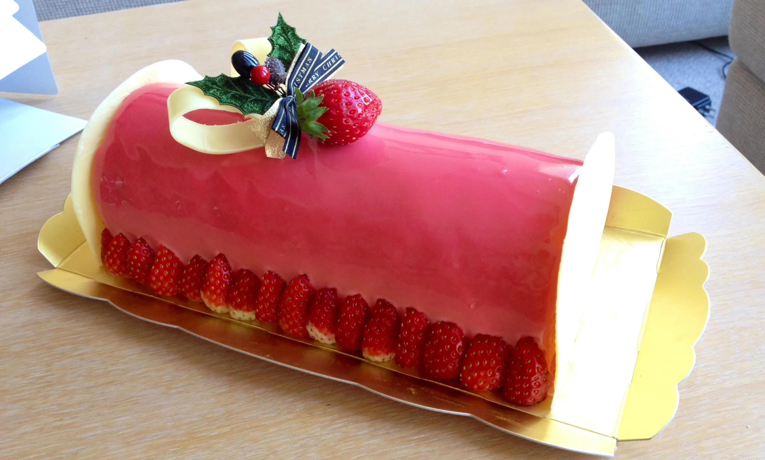 Vanilla, Lemon & Strawberry Bûche