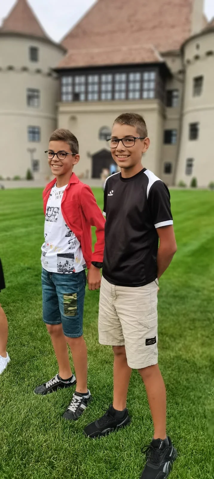 WhatsApp Image 2022-04-06 at 10.32.06 PM.jpeg