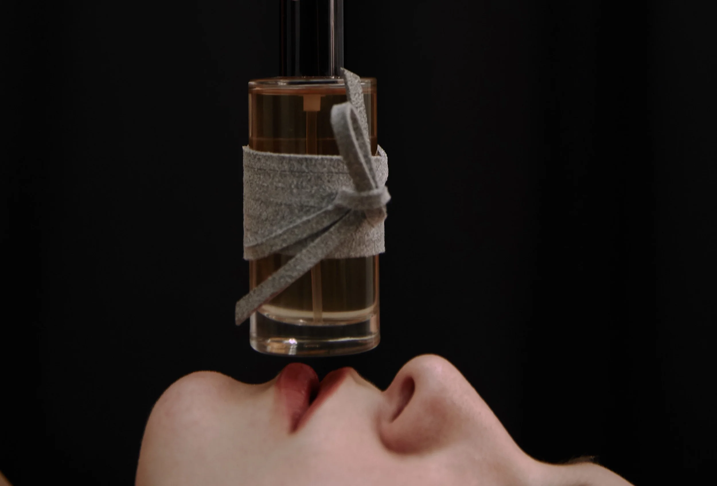 attachemoi_parfum.jpg