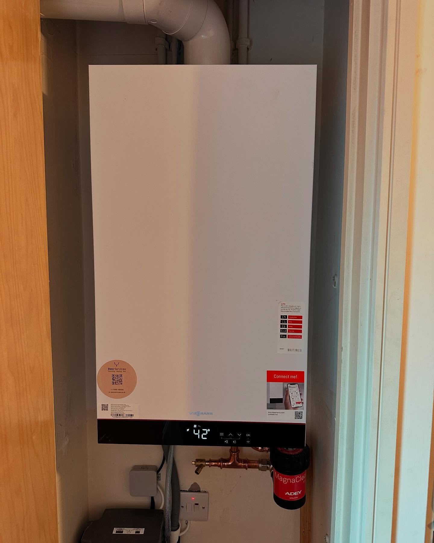 Last @Viessmann of the year. 

#gasengineer #gassafe #plumber #installation #newboiler #boiler #boilerinstallation #homeimprovement #heating