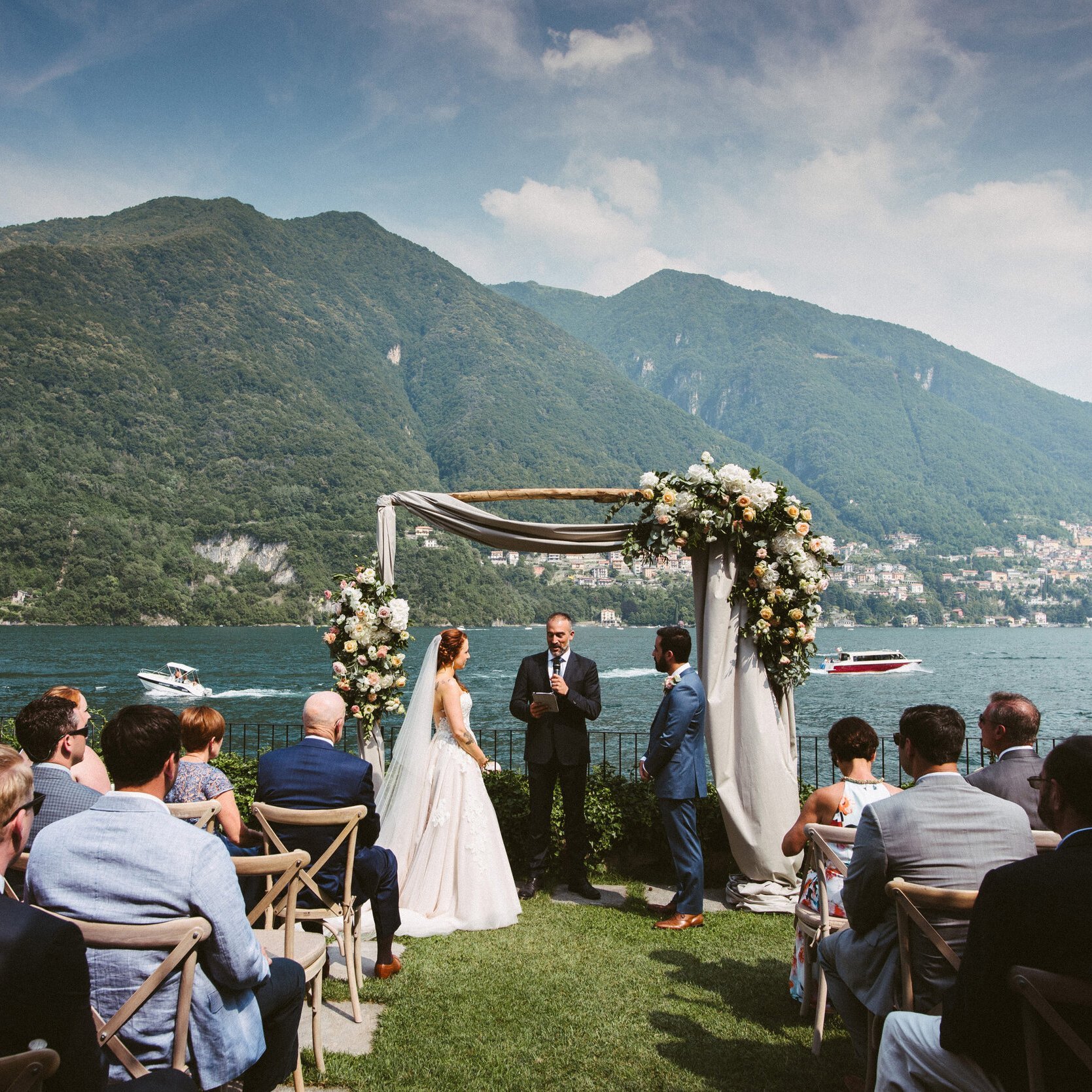 Lake+Como+destination+wedding+photographer-SQ.jpg