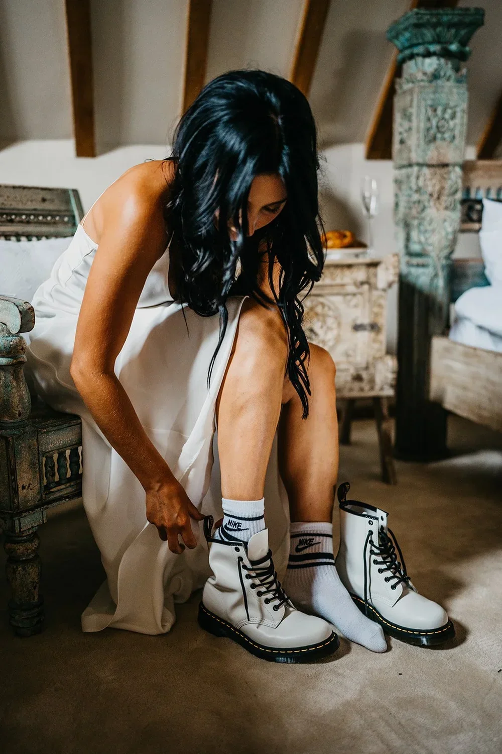 Doc+Martens+bride+at+a+wedding.webp