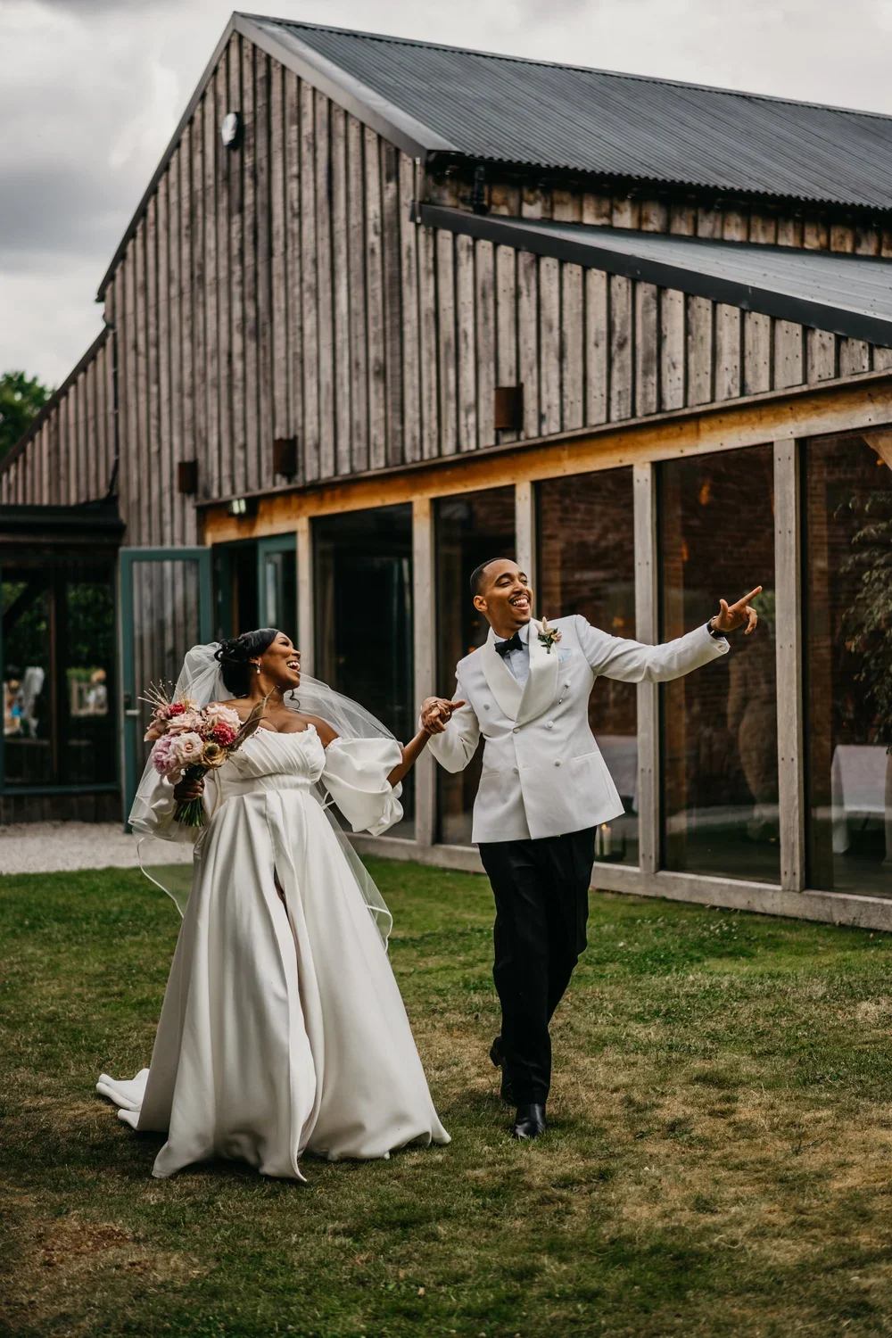 Hazel+Gap+Barn+wedding+photos+by+Ed+Godden-95.jpg.webp