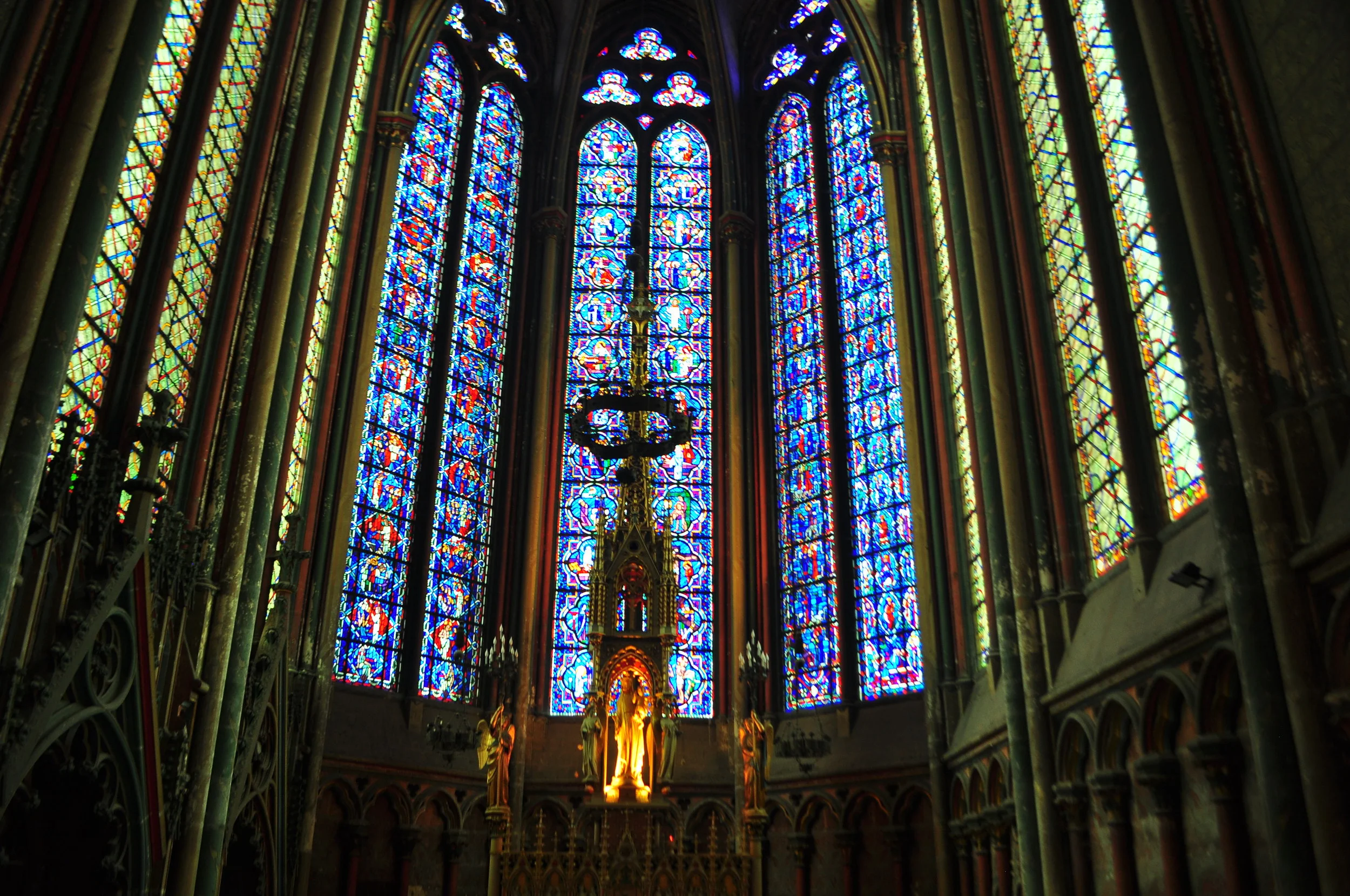 Notre Dame can fit inside Amien's cathedral
