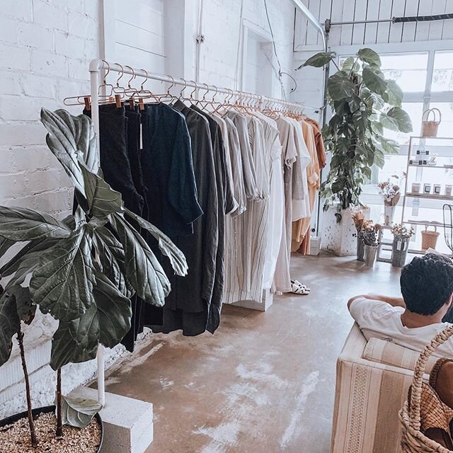 Where do you go for inspiration when you want to experience it in a physical space (vs. Pinterest / online)??⁣
⁣
One of my favorite experiences when visiting Austin was walking into the cute little shops and being blown away by the gorgeous aesthetic