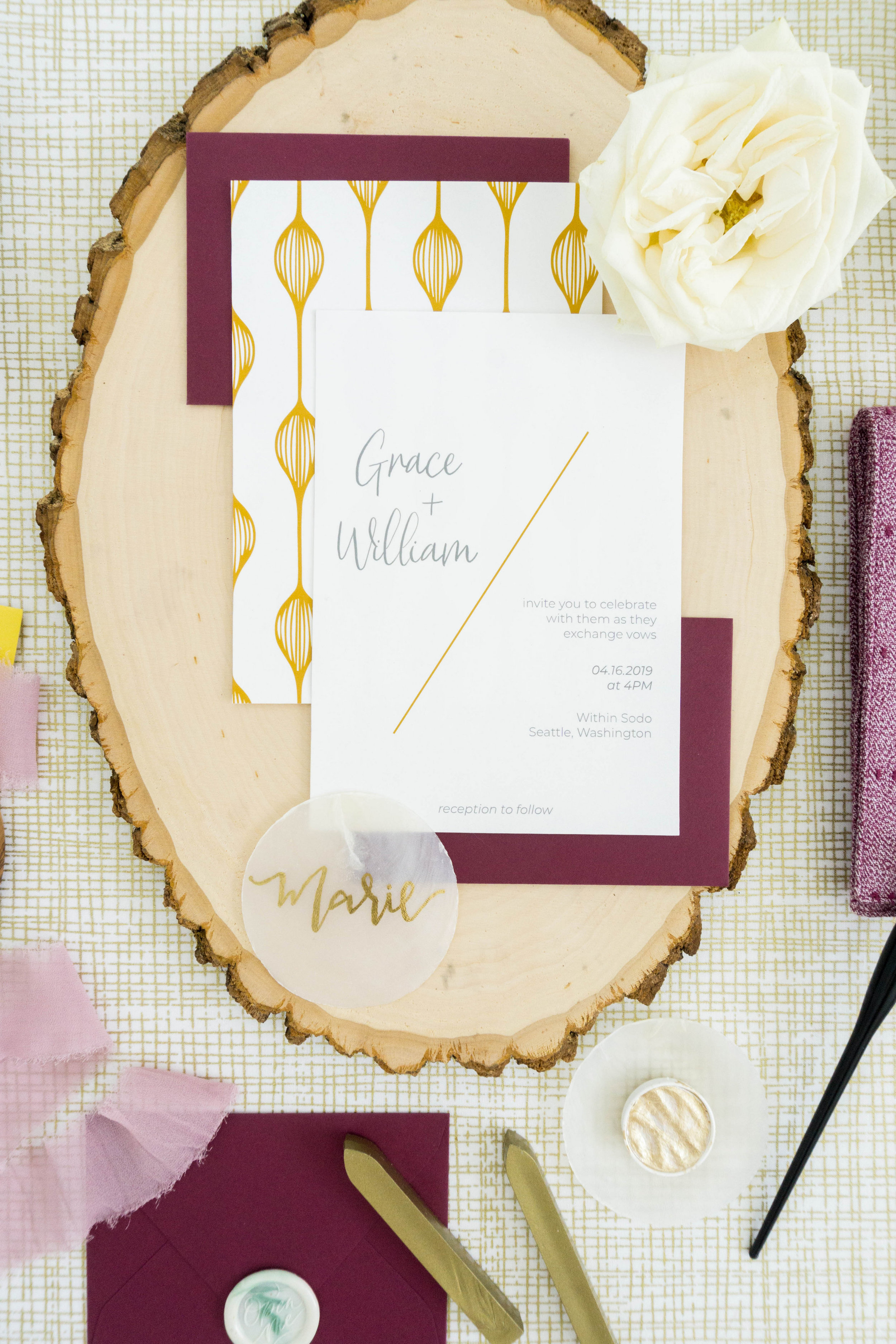 love-fern-design-studio-custom-wedding-invitations-for-the-modern-couple-modern-calligraphy-in-seattle-washington-custom-wedding-stationery-modern-and-minimal-invitation-suite