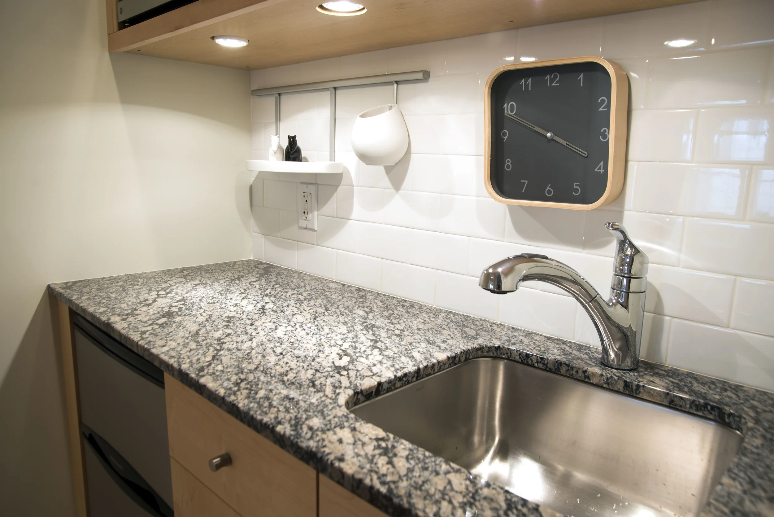 34-Kitchenette-Detail-4971.jpg