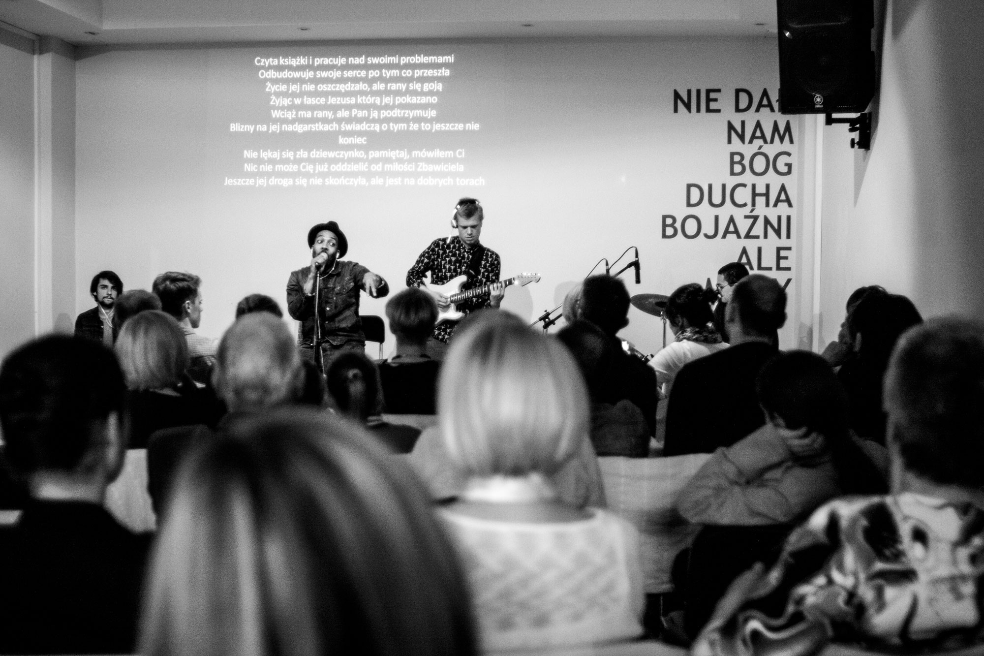 piątek 19:00 to było mocne uderzenie! już po pierwszych dźwiękach wiadomo było, że majowy weekend na pn będzie taki prawdziwy, bez bojaźni a w mocy!