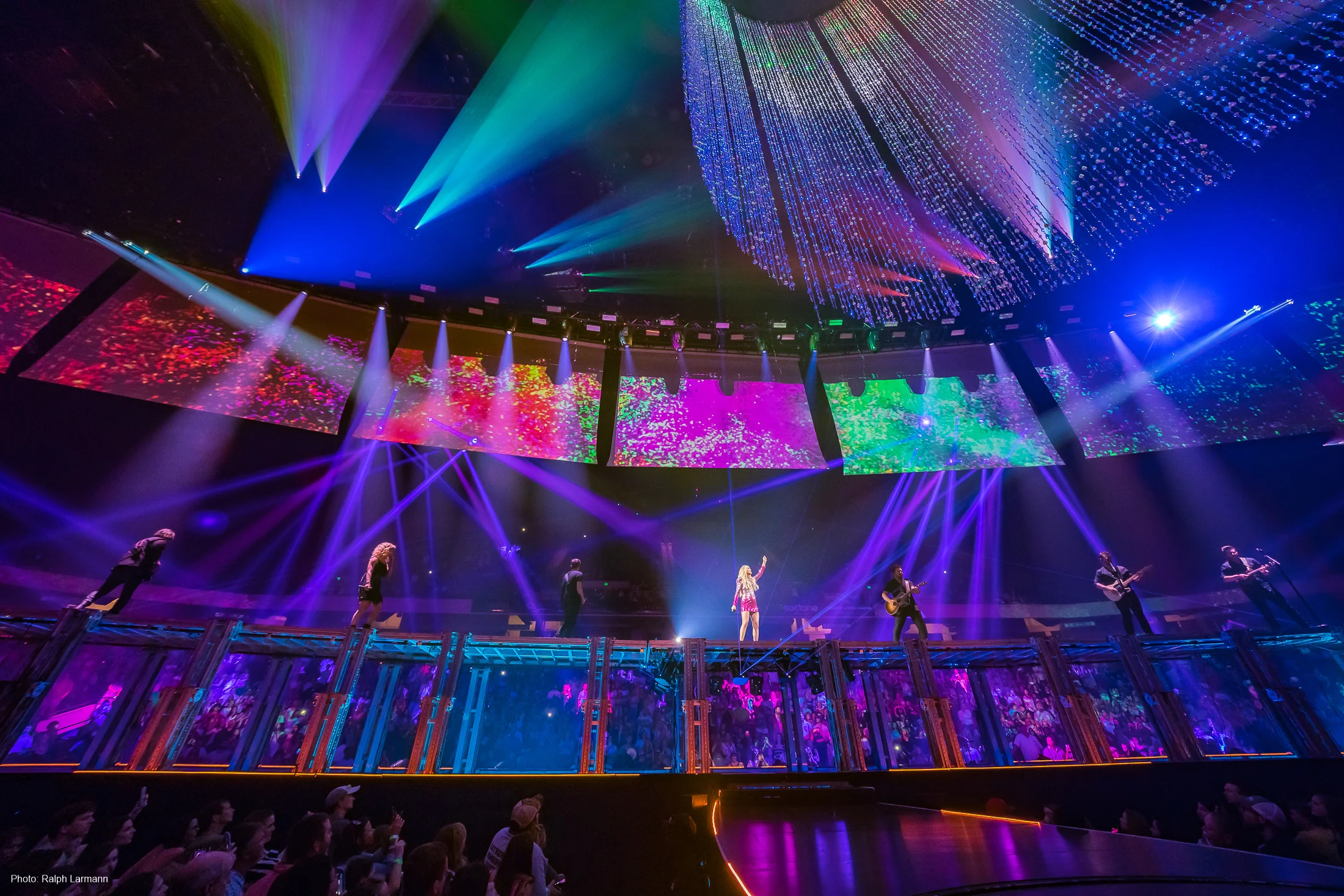1390_LowRes-Birmingham-Final-Selection_Carrie-Underwood-Cry-Pretty-360_Photo-Ralph-Larmann_-_01487.jpg