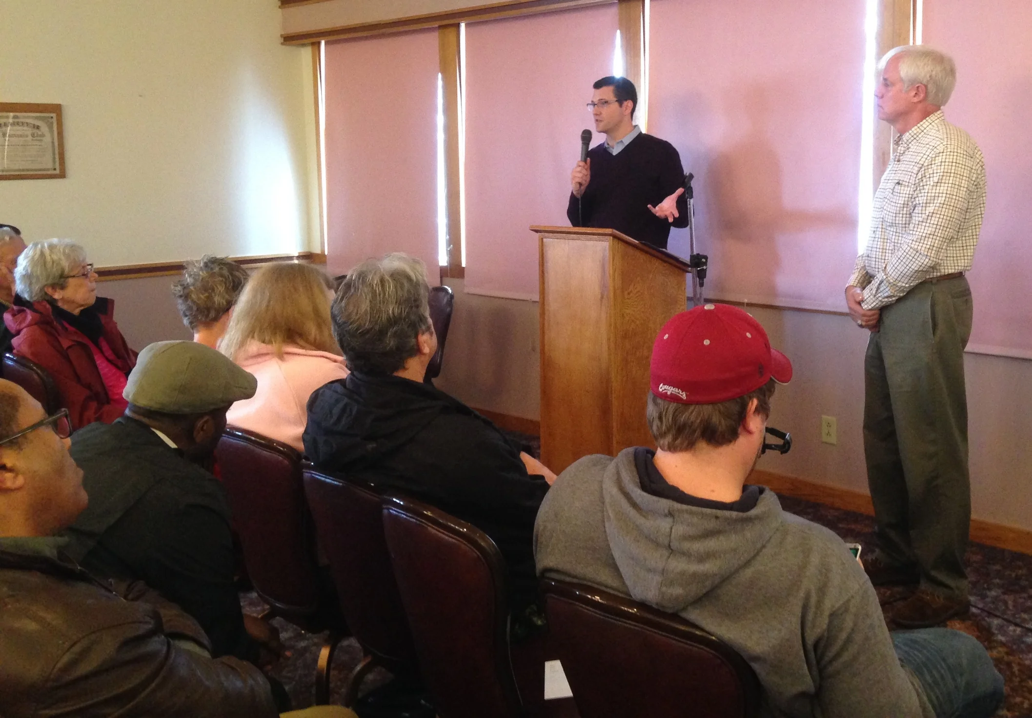 Residents at forum raise concerns about education