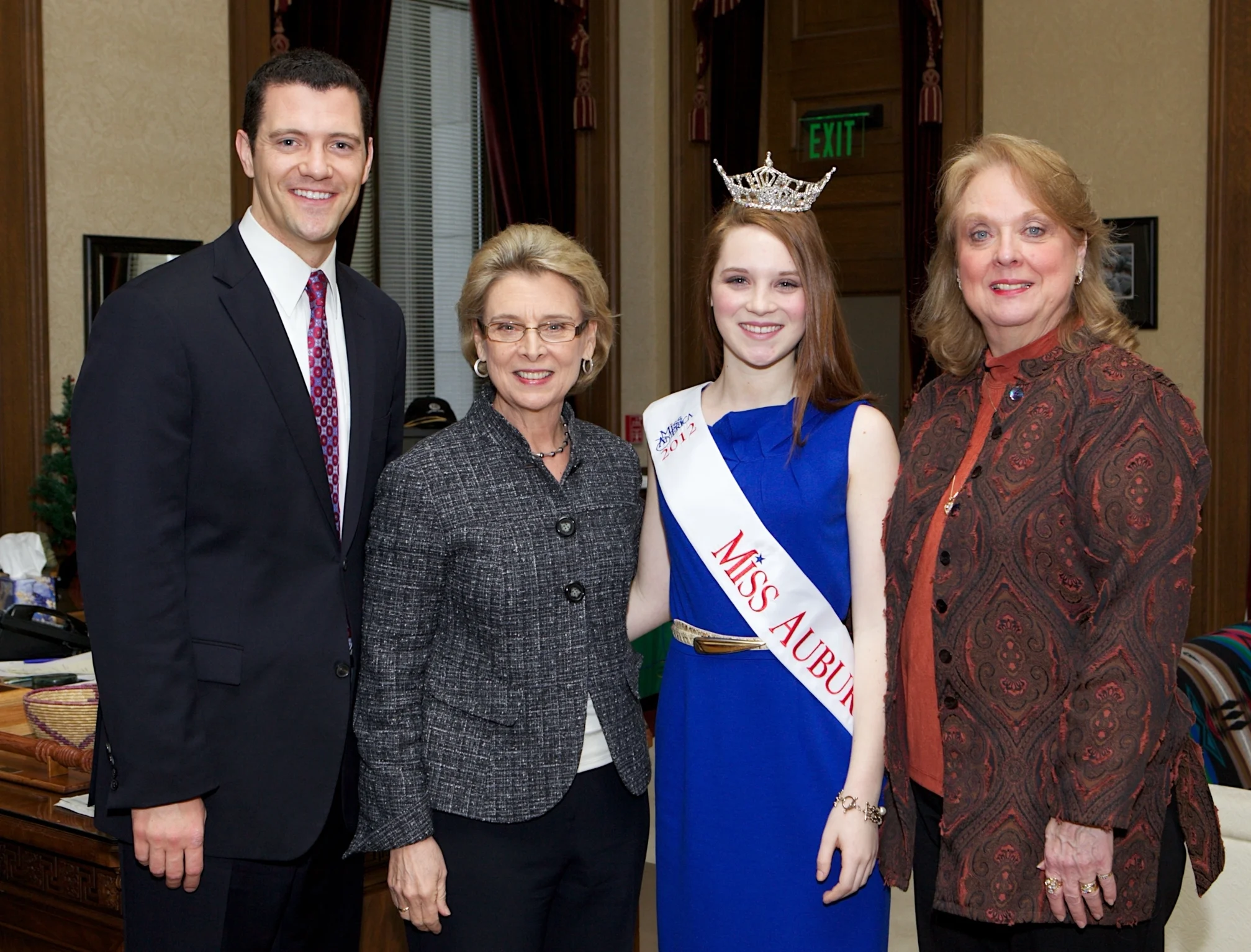 Newly crowned Miss Auburn visits governor, Sen. Fain at Capitol