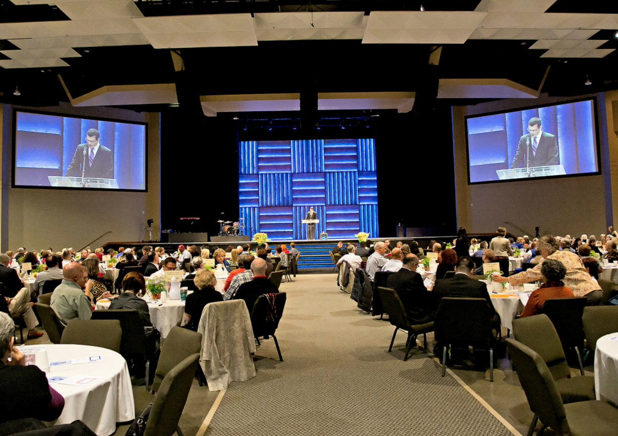 Hundreds hear homeless stories during annual Reach Out fundraiser in Federal Way