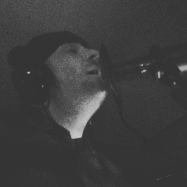 Steve has a bit of a Chris Martin vibe to his voice tonight.