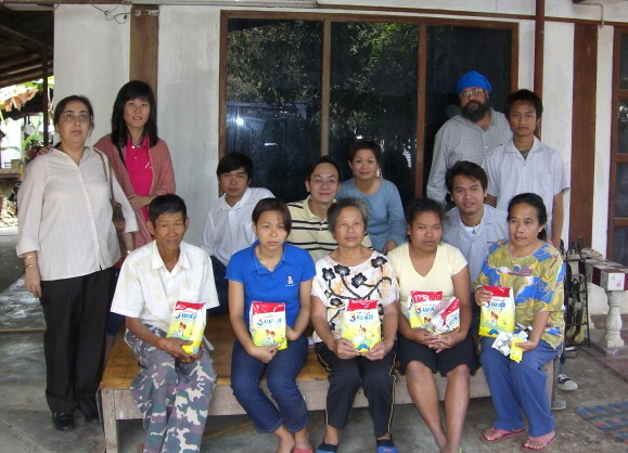 060210_MilkDistributiontoHIVPatients.jpg