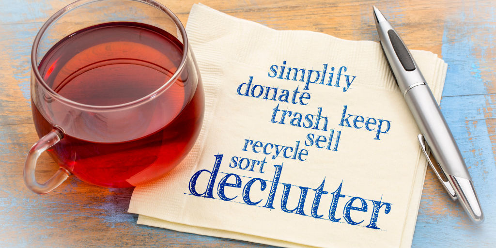 Looking for ideas to help avoid materialism and consumerism? These seven strategies are easy to implement into your life to affect change quickly. #compulsivelyquirky #minimalism #simpleliving #simplelivingideas