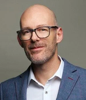 E32 - stephenscottjohnson-square2.jpg