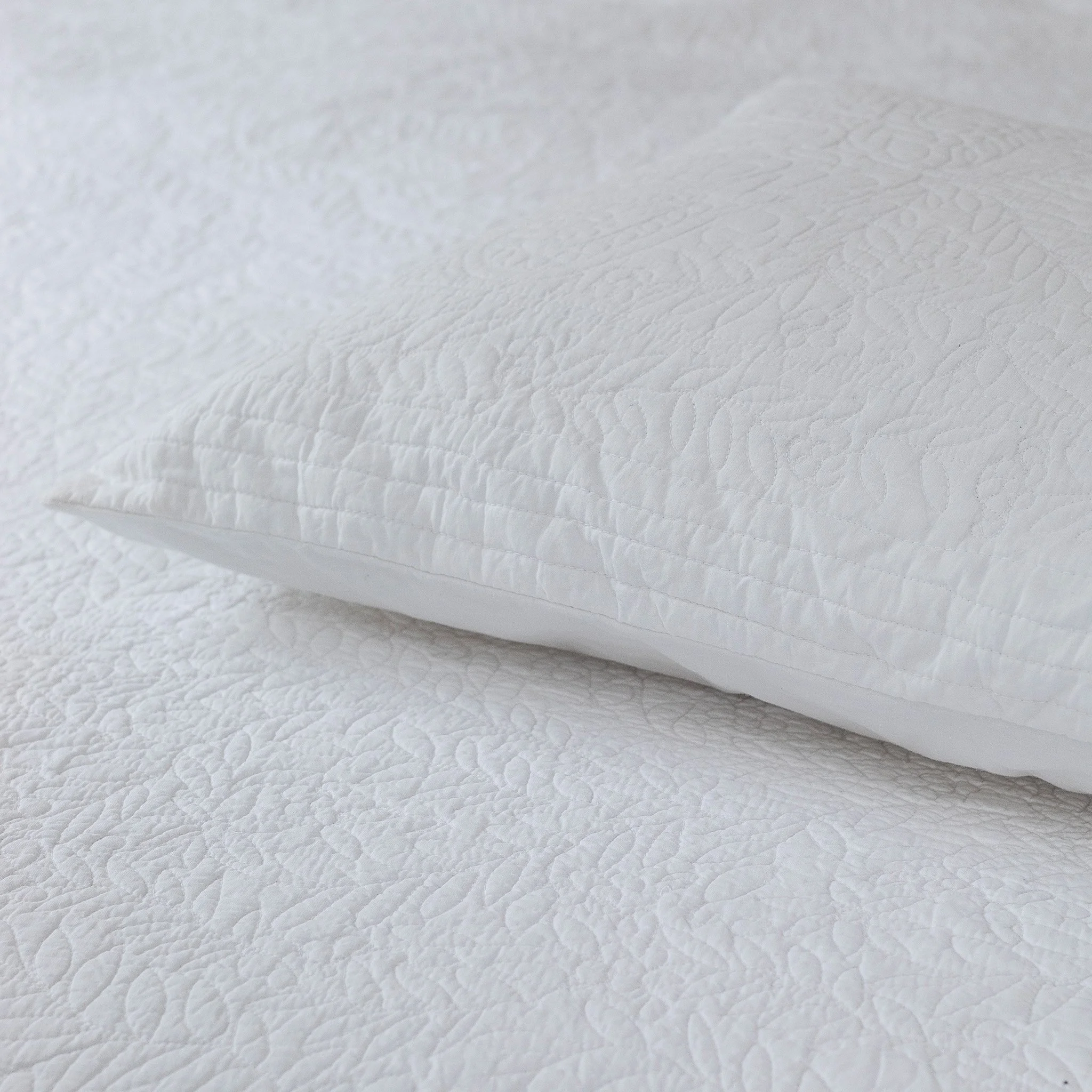 Marcella Lily Leaf Cotton Quilt 