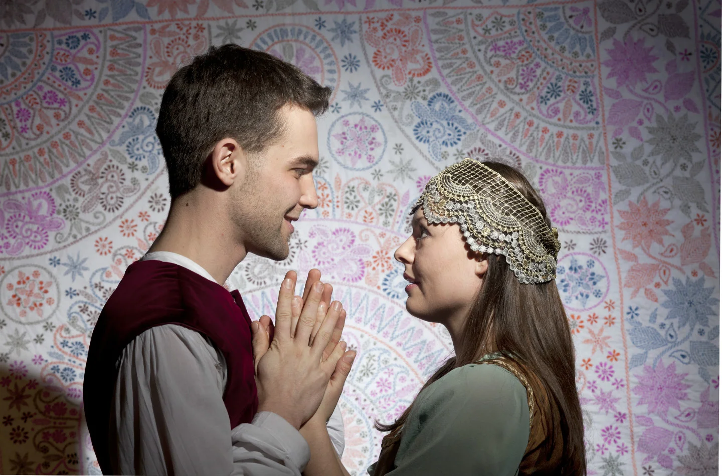 RomeoJuliet_hands.jpg