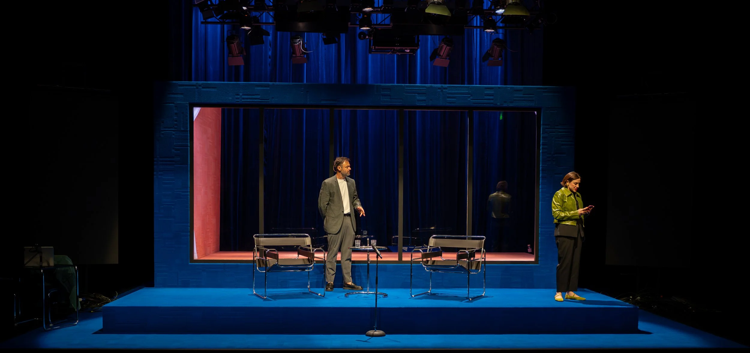 COMMENTARY_PRODUCTION_STILLS_by_MATT_BYRNE-05533.jpg