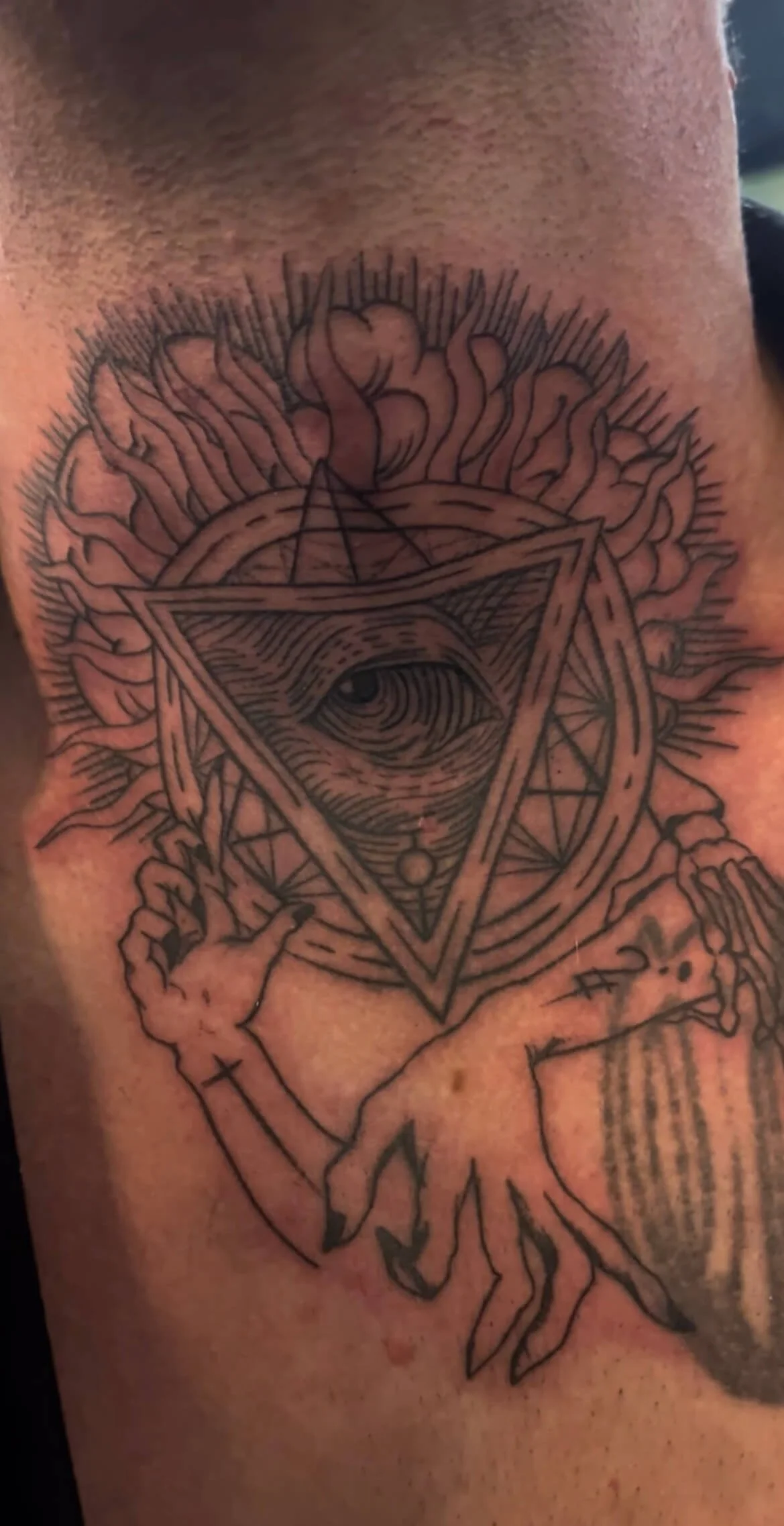 carlos-oc-tattoo-artist-2025-11.jpg