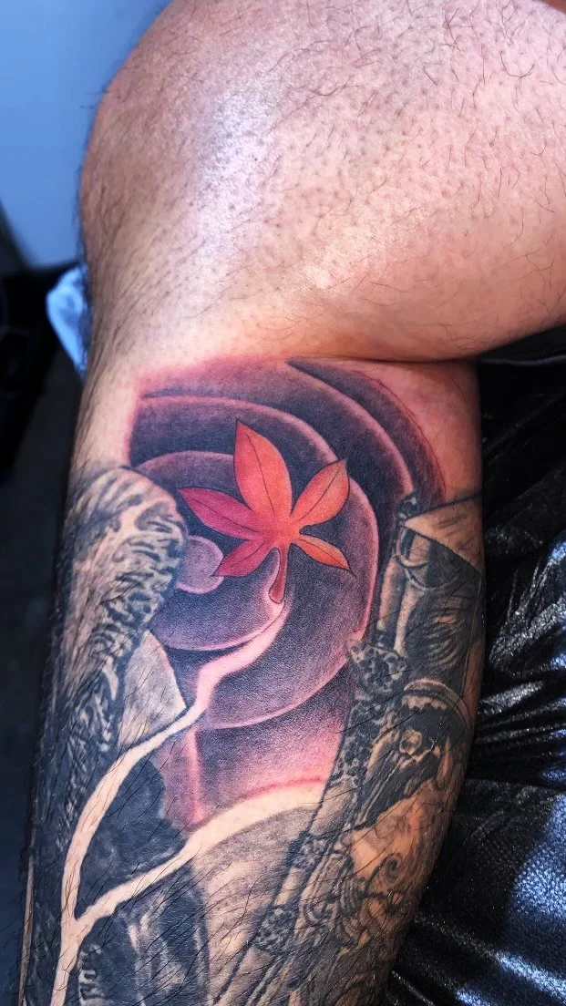 maple-leaf-on-the-leg-tattoo-bu-oc-tattoo-artist-hieu.jpg