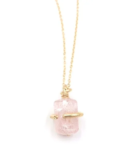 Morganite+necklace+close+up.jpg