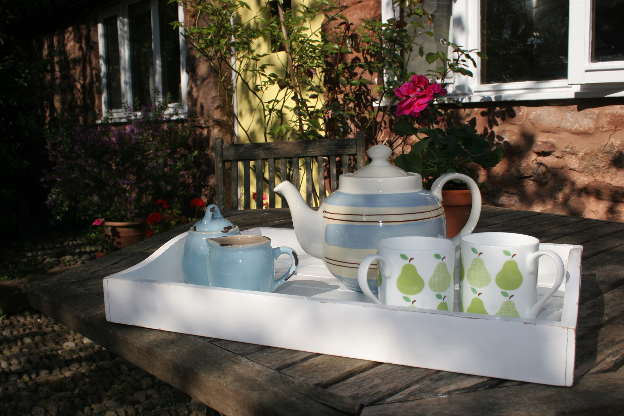 Enjoy tea in the garden