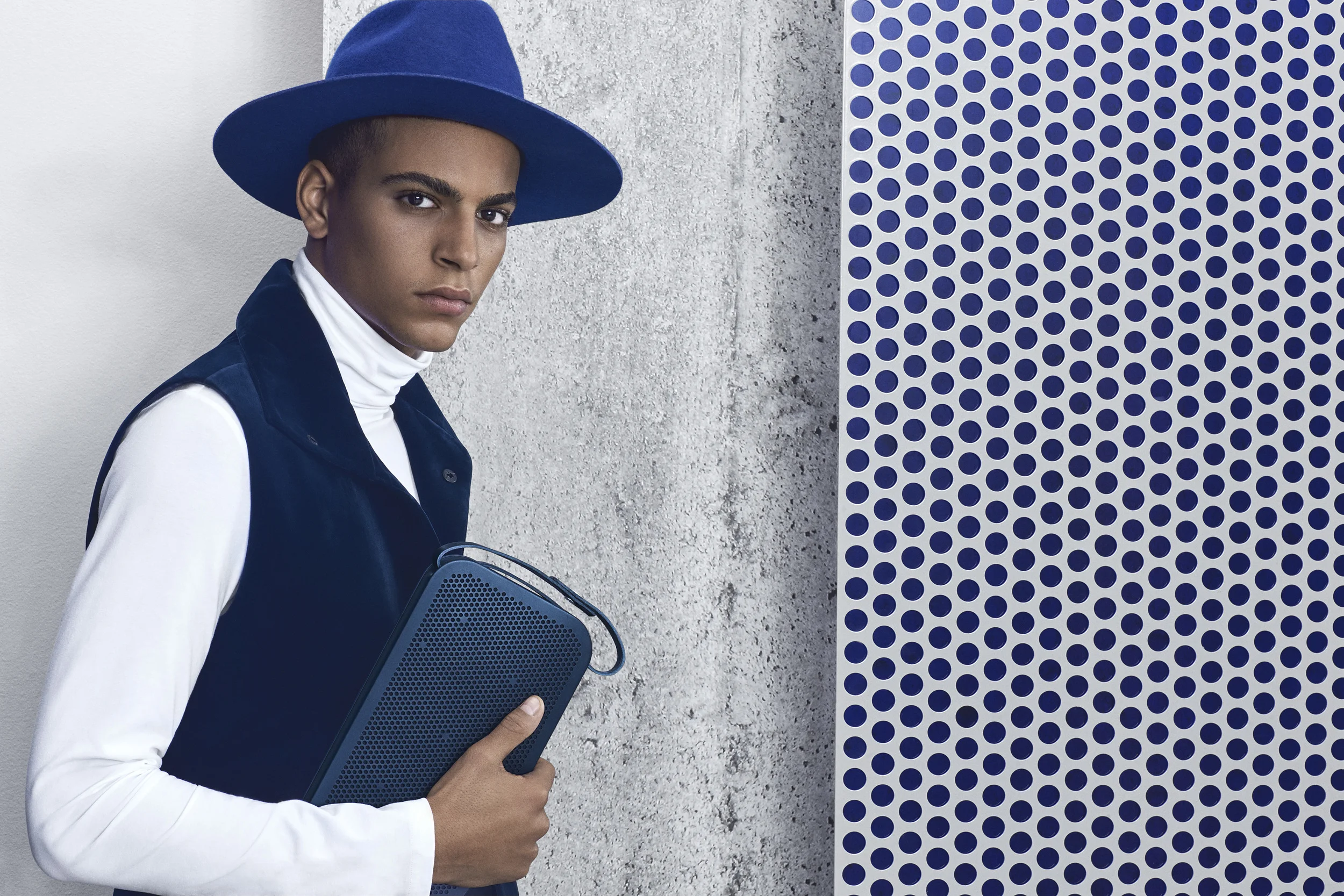 beoplay-a2---ocean-blue_25015847641_o.jpg