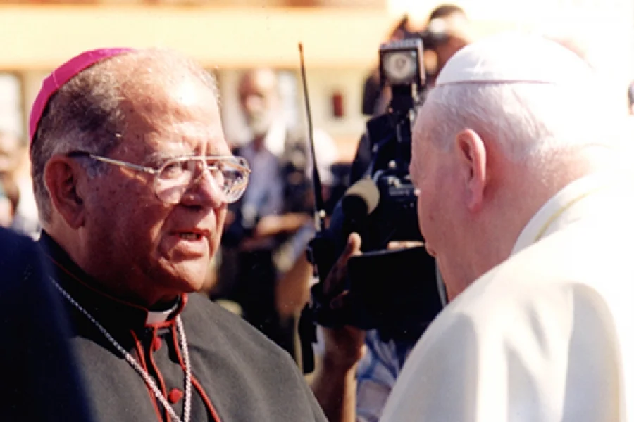 Monseñor Pedro Meurice junto a SS. Juan Pablo II.