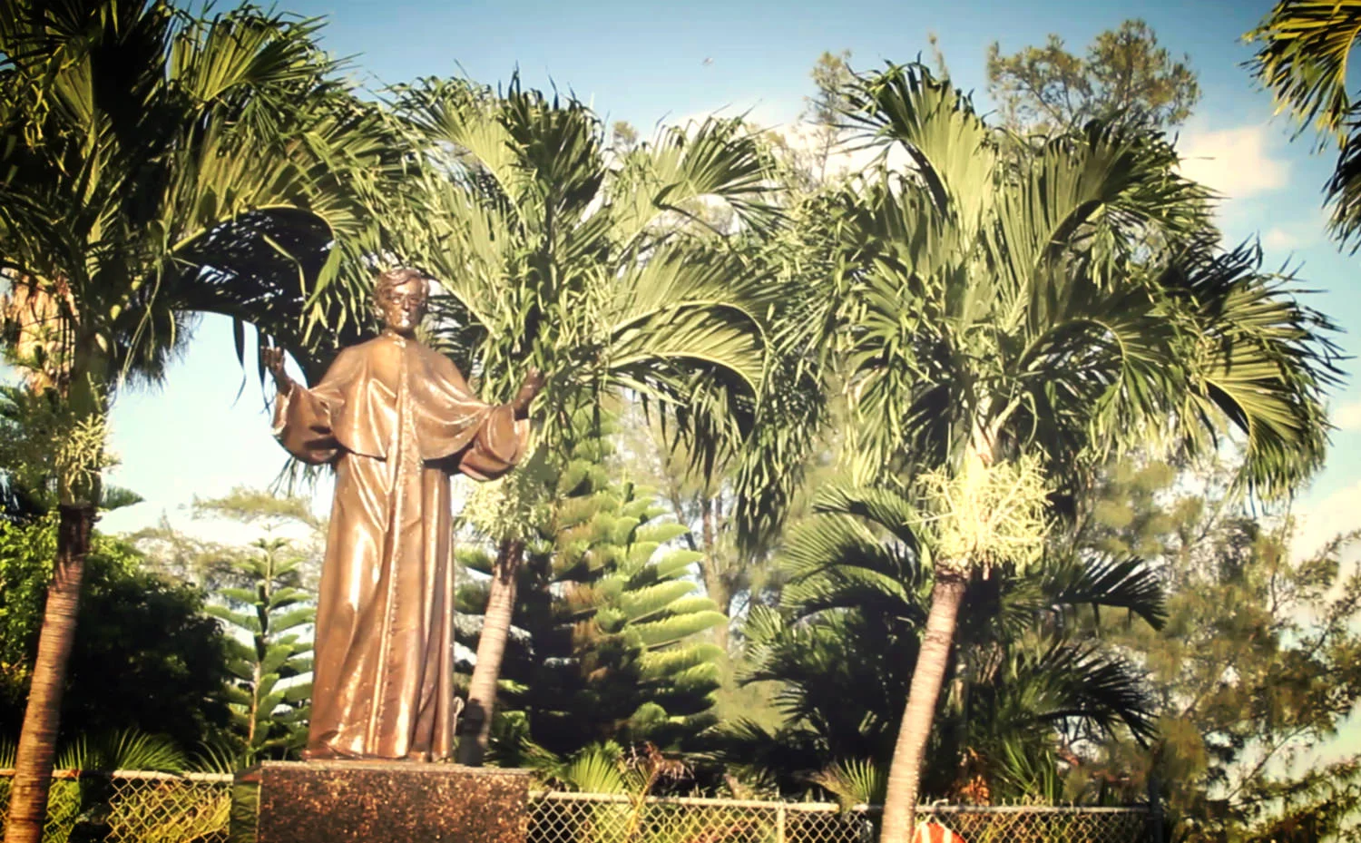 ESTATUA DEL PADRE FÉLIX VARELA EN LOS JARDINES DE LA ERMITA DE LA CARIDAD.