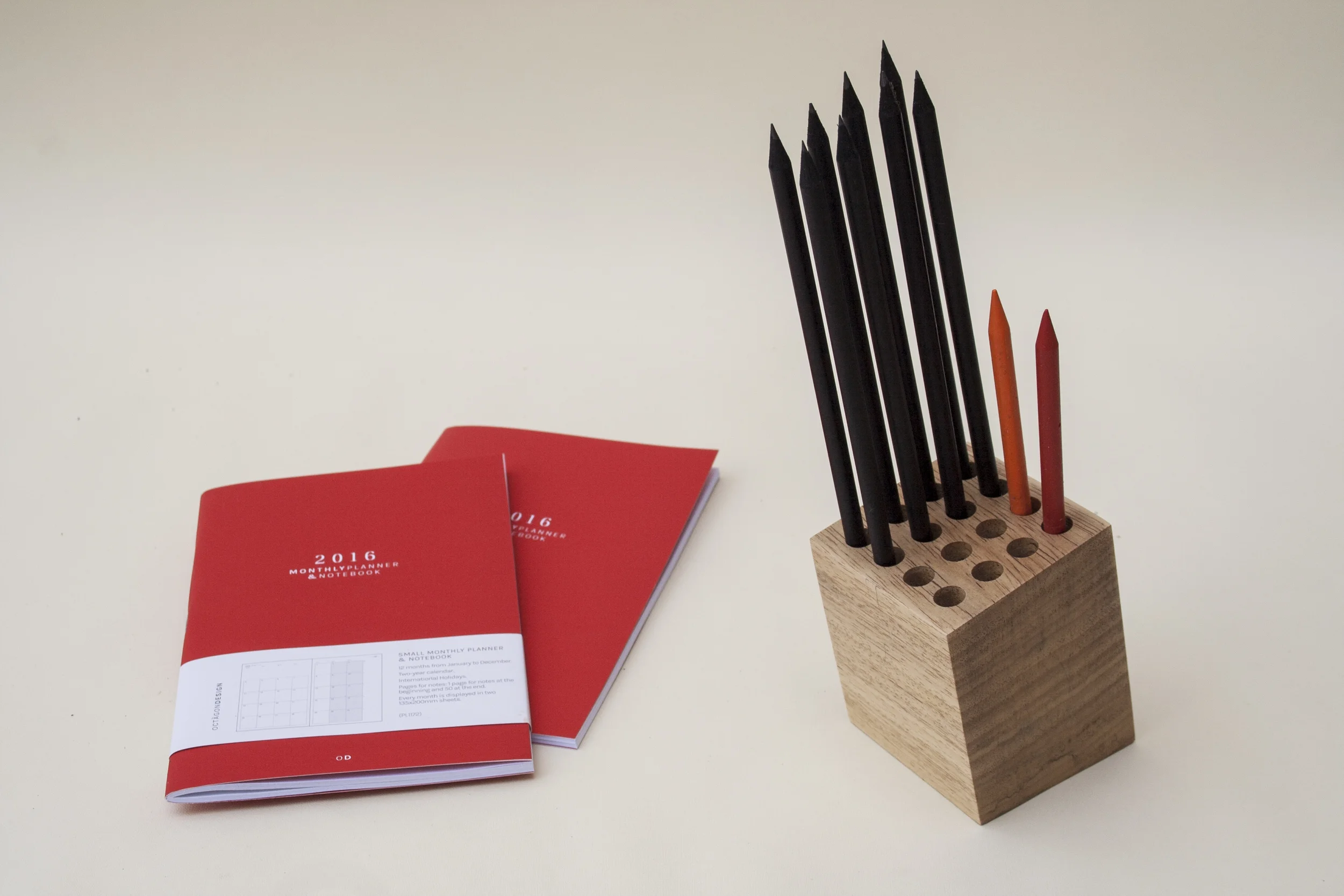 27_Pencil_Holder_octagon_design_cube_planner.jpg