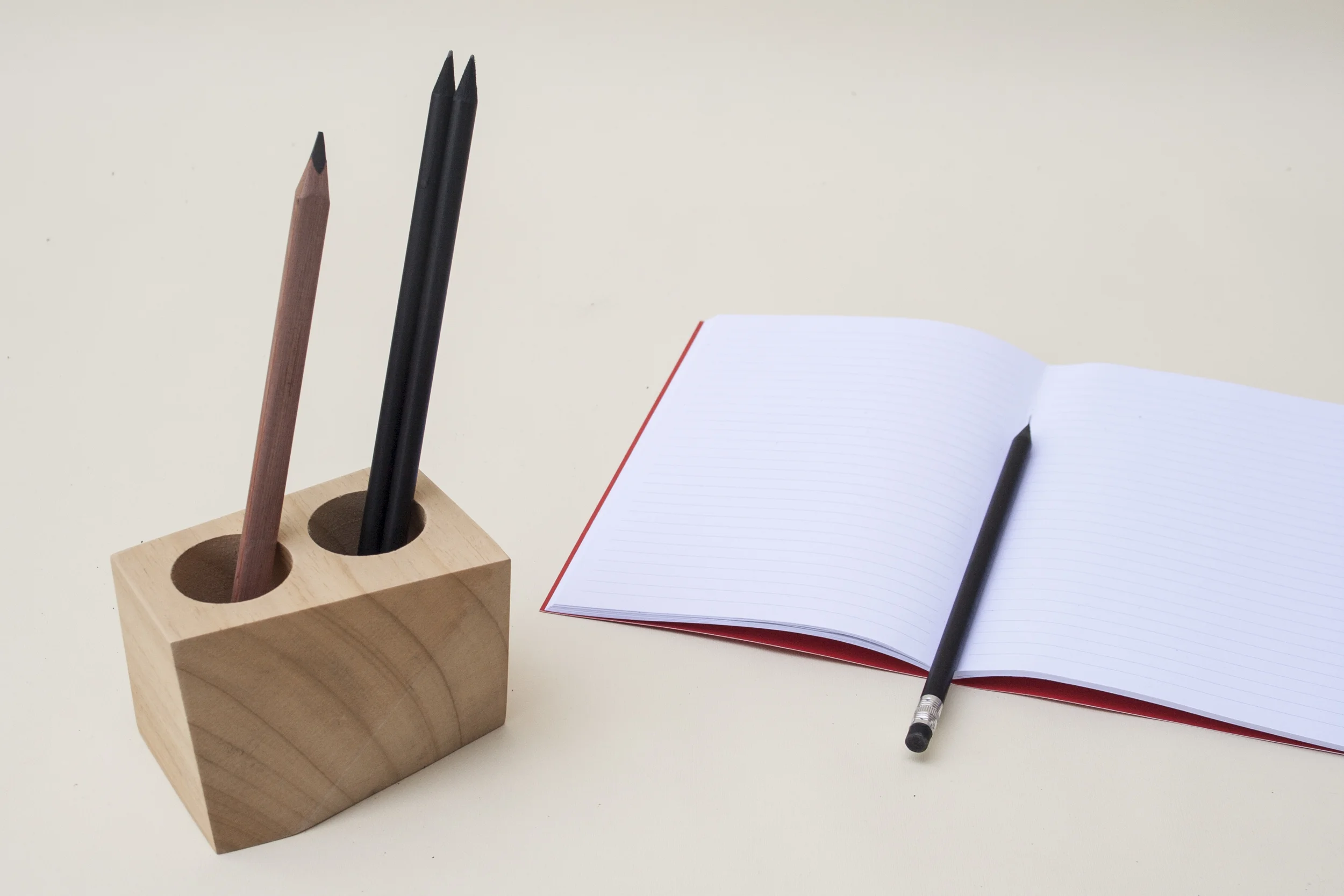 6_Pencil_Holder_octagon_design_cube_planner.jpg