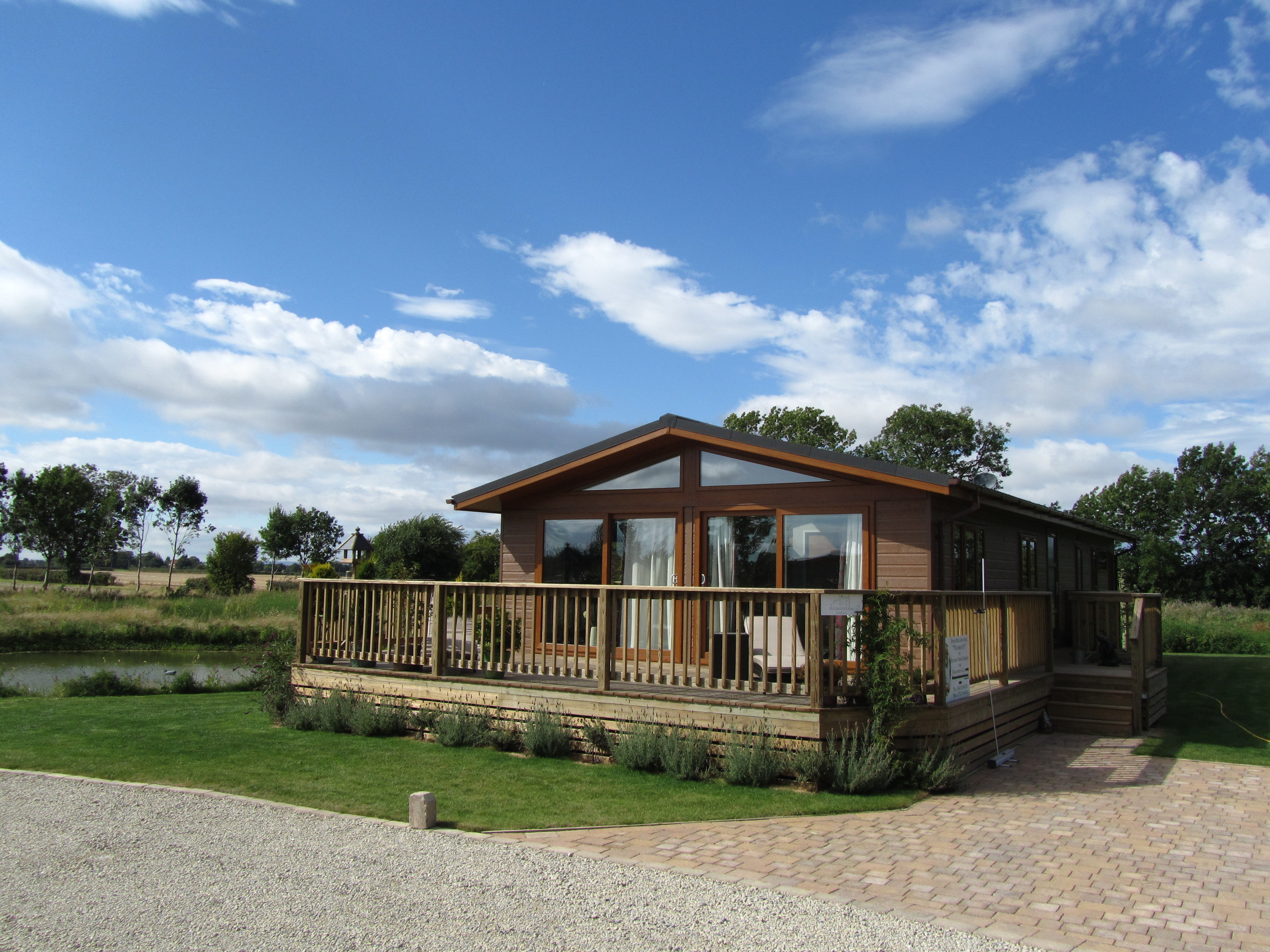 Showlodge