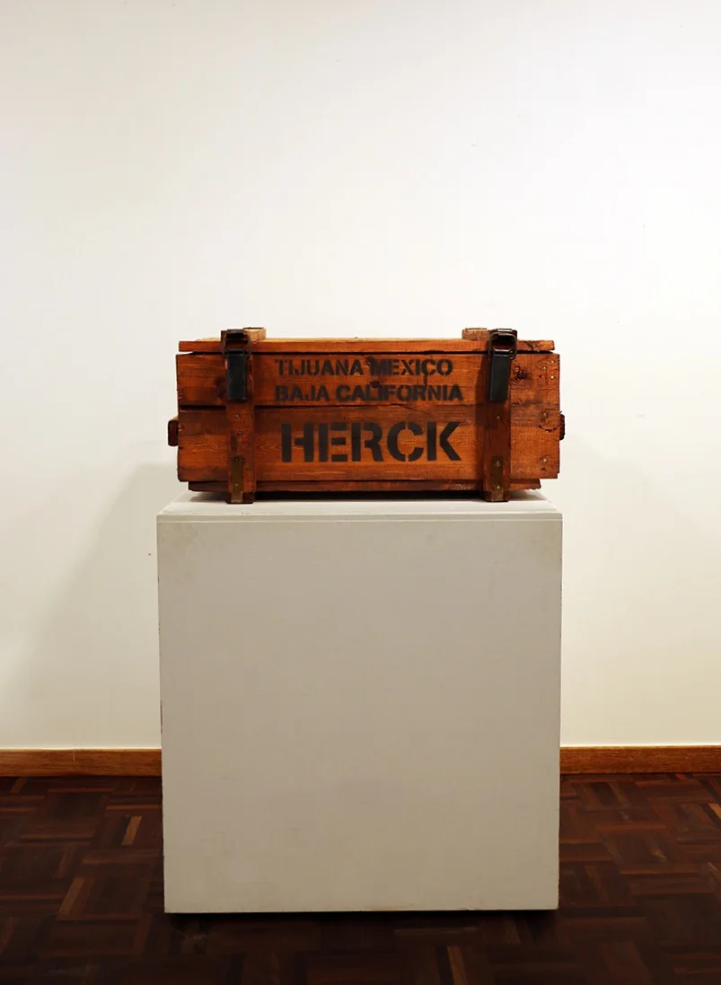 The War On Drugs 2019 Pile wooden box 32 x 75 x 48 cm Steel locks © Tom Herck