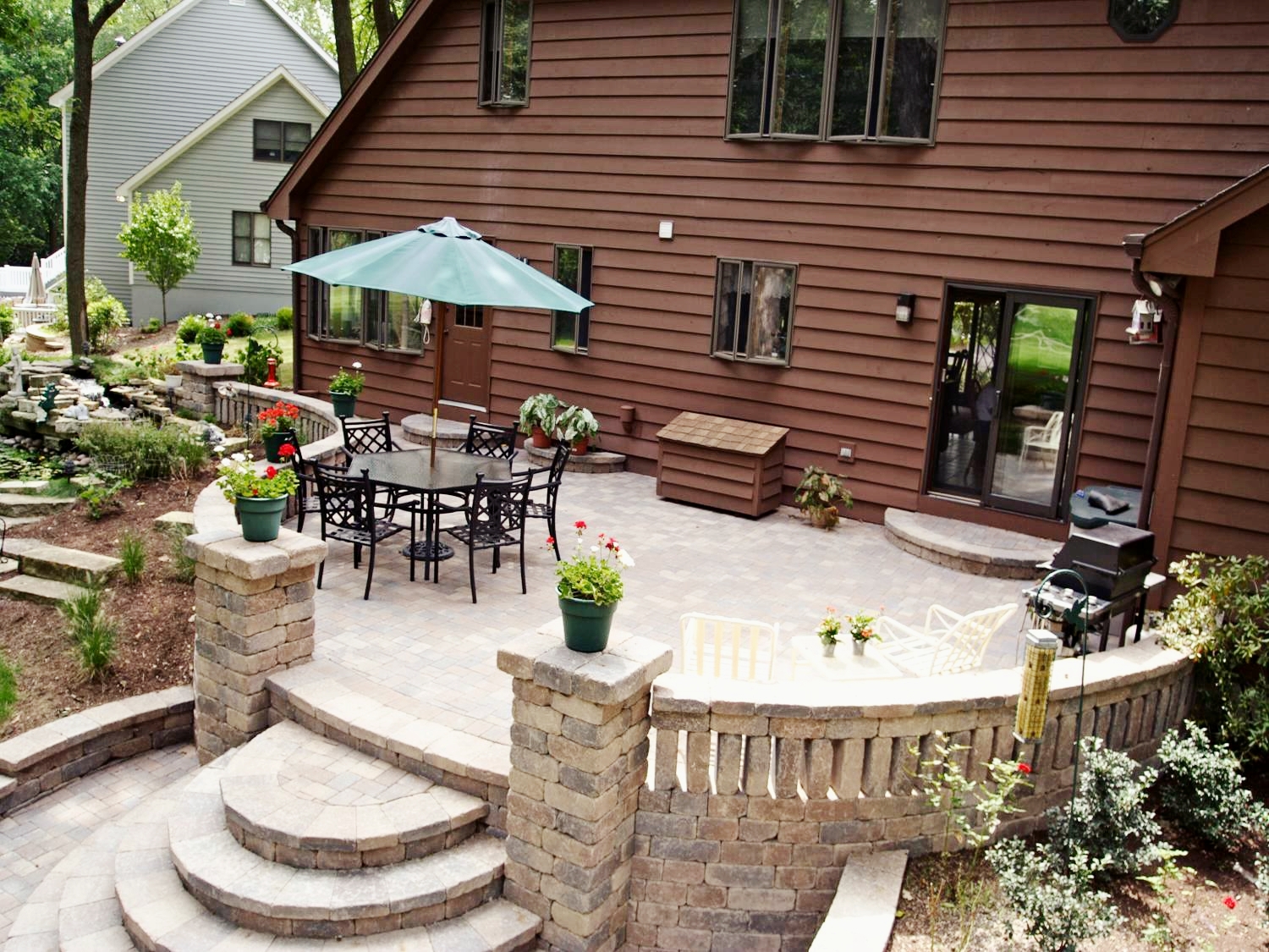 london-ontario-best-landscaper-backyard-patio-10.jpg