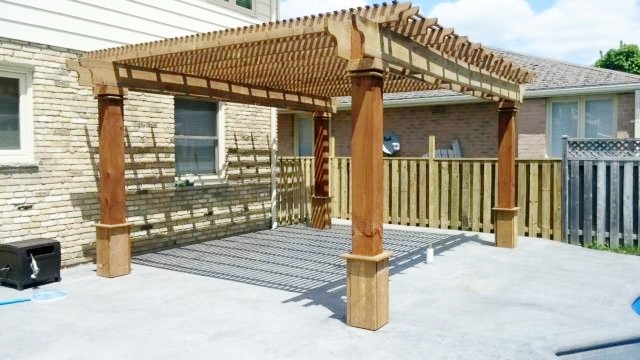 london-ontario-best-landscaper-backyard-patio-09.jpeg