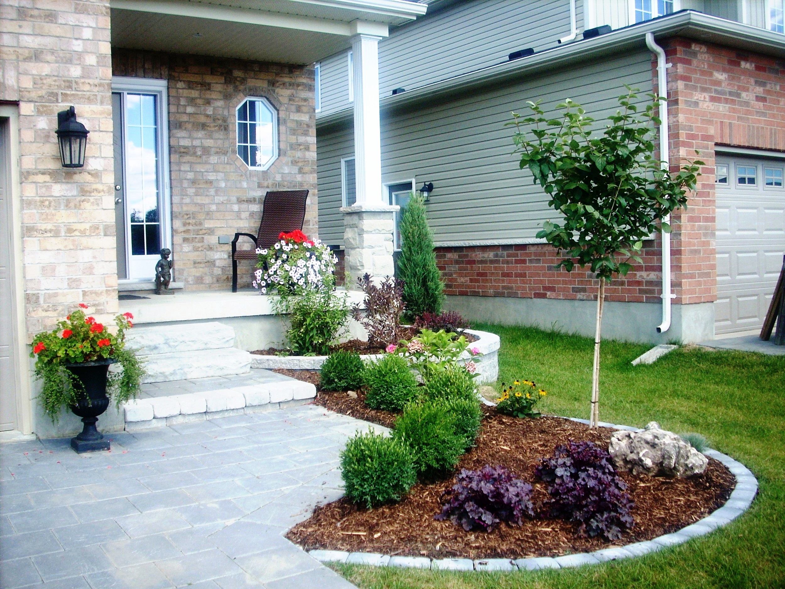 london-ontario-best-landscaper-garden-backyard-patio-01.jpeg