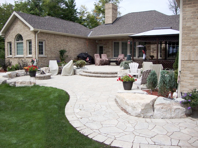 london-ontario-driveway-stone-work-landscaper-paving-02.jpg