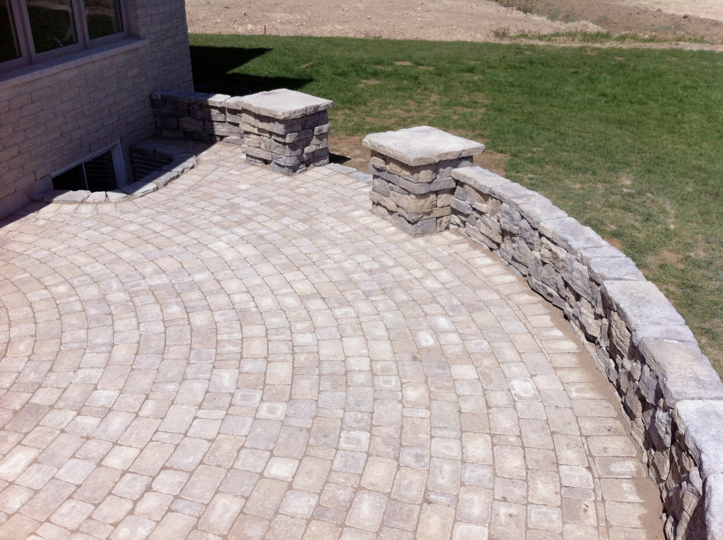 london-ontario-driveway-stone-work-landscaper-paving-06.jpeg