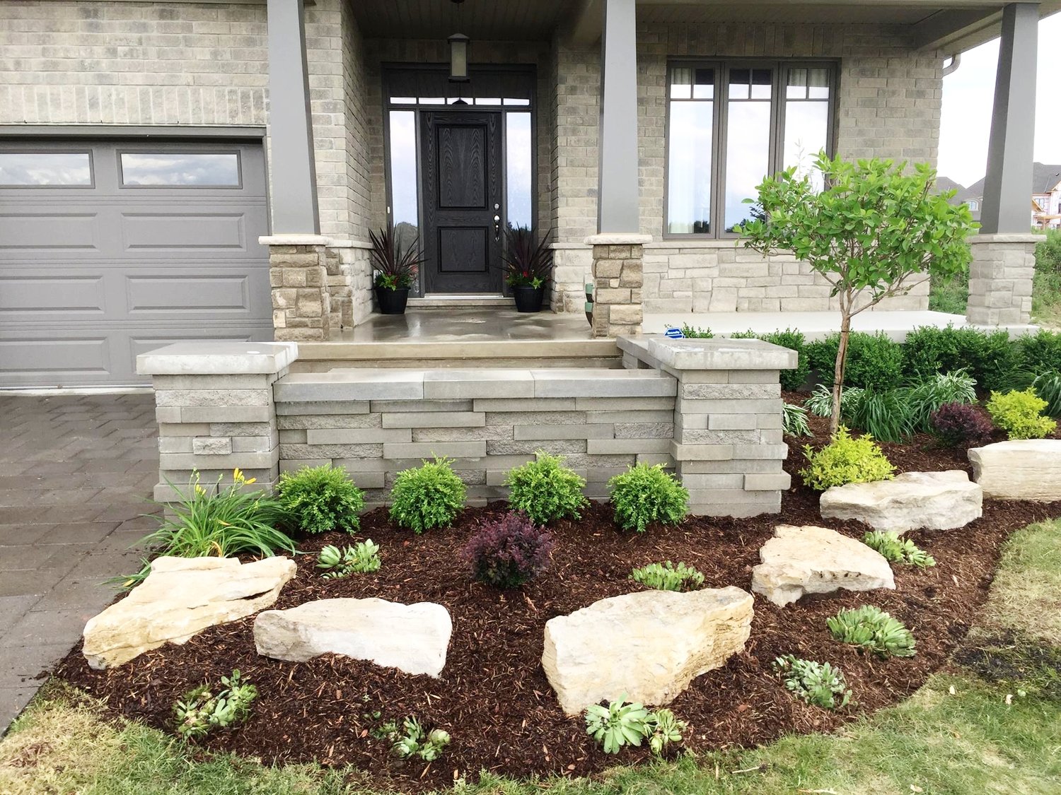 london-ontario-retaining-wall-stone-work-landscaper-06.jpeg