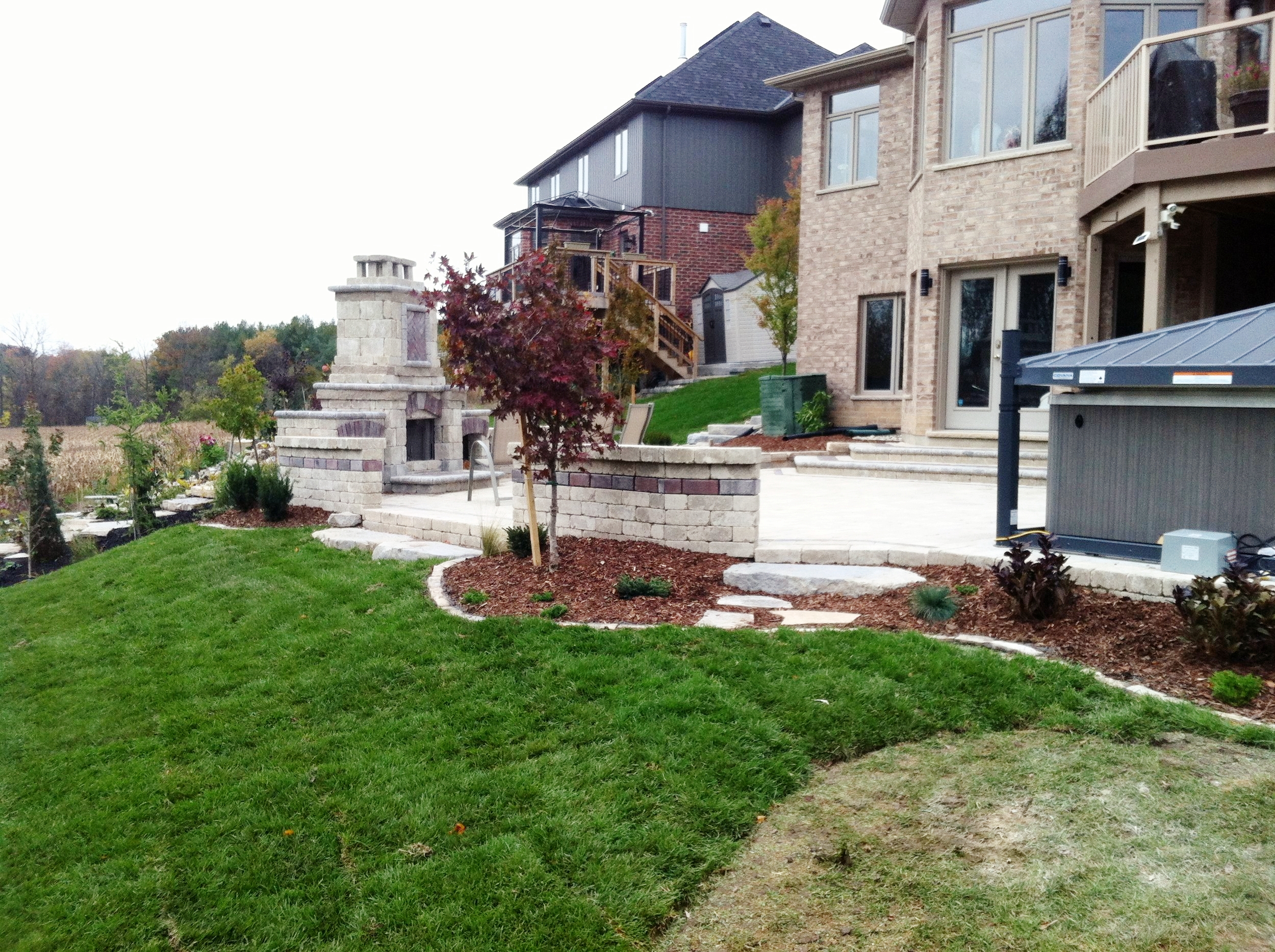 london-ontario-driveway-stone-firelpace-patio-landscaper-08.jpeg