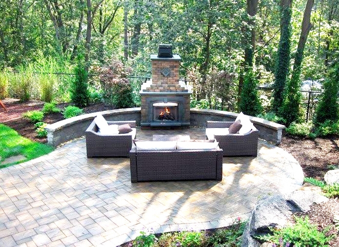 london-ontario-built-in-barbecue-bbq-grill-backyard-stone-landscaper-03.jpeg